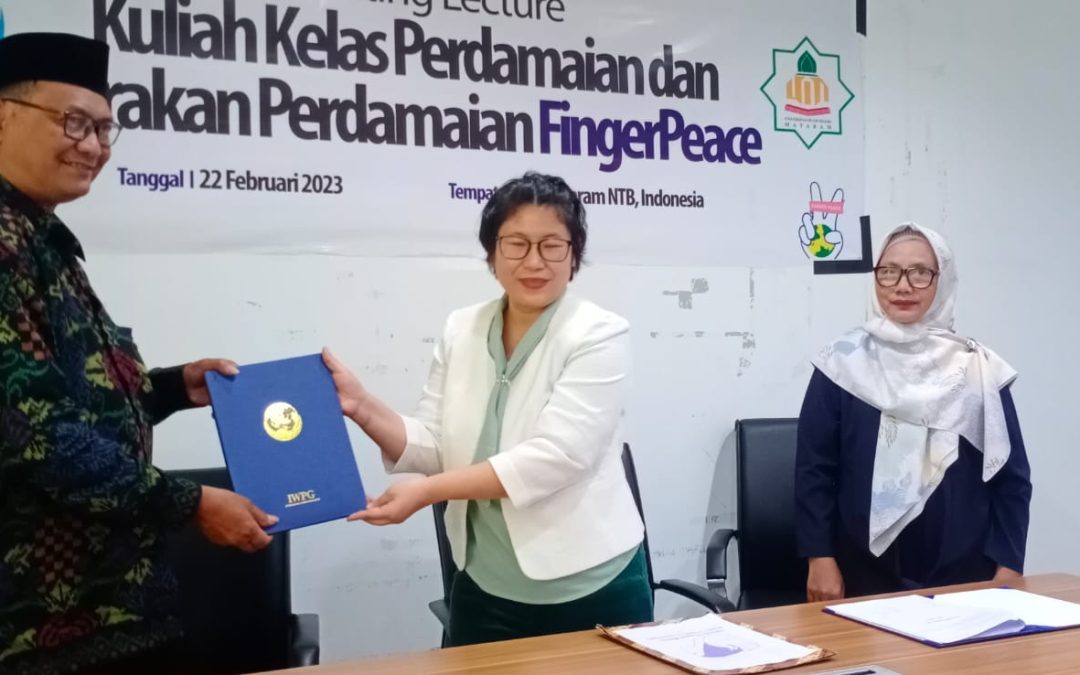 Mahasiswa Prodi Sosiologi Agama dan Aktivis LSM NTB Ikuti Gerakan Kampanye Perdamaian FingerPeace