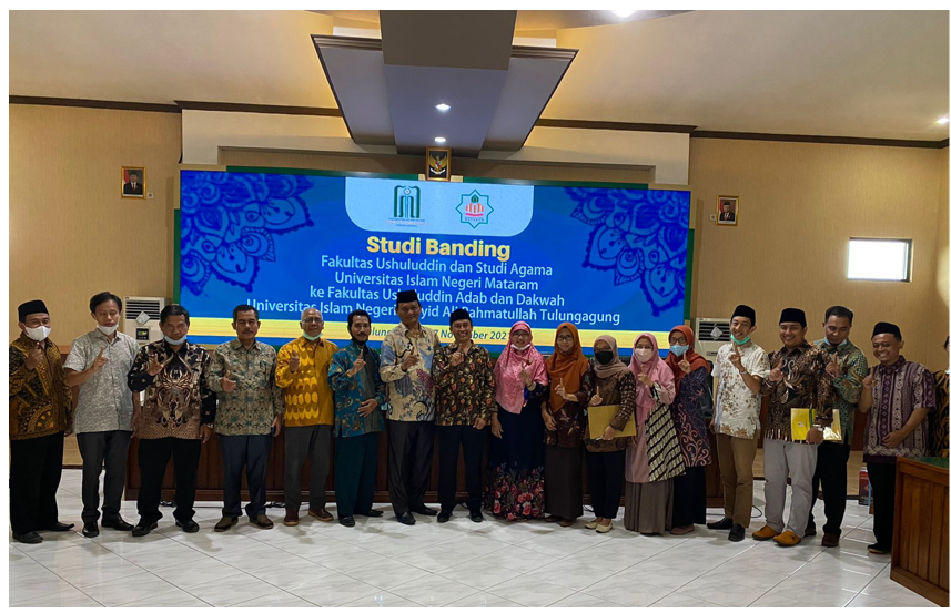 STUDI BANDING TEKNIK PERKULIAHAN ONLINE DAN JOINT PUBLIKASI ARTIKEL ILMIAH